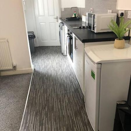Appartement Simple And Sweet, Flat On Lewis Street - 1 Br à Stoke-on-Trent Extérieur photo